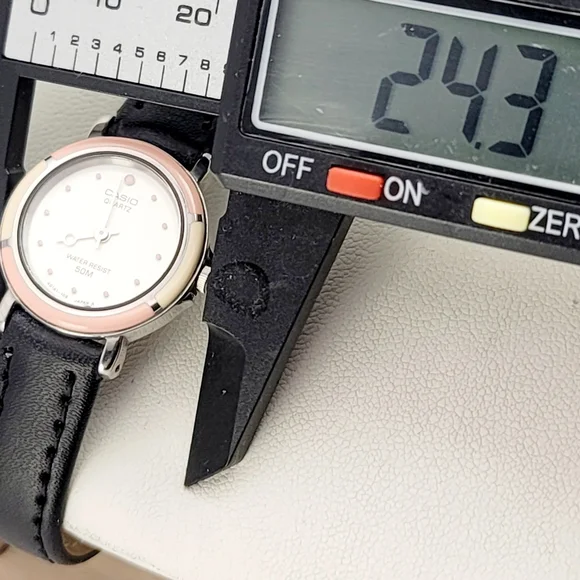 Vintage Casio LQ-960W Ladies Analog Watch – Rare JDM Pink & Cream Bezel – Japan - Picture 7 of 8